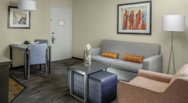 Номер Standard Addison Suites