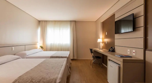 Четырёхместный номер Standard Viale Tower Hotel