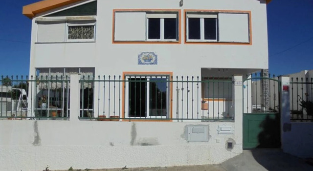 Apartment With 2 Bedrooms in A dos Cunhados, With Enclosed Garden and, Rezervovat Apartmán Hotely v Oeste s parkováním, Parkování