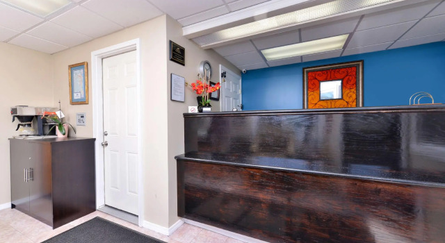 Americas Best Value Inn New London Mystic, Buchen Sie Hotel New London Connecticut