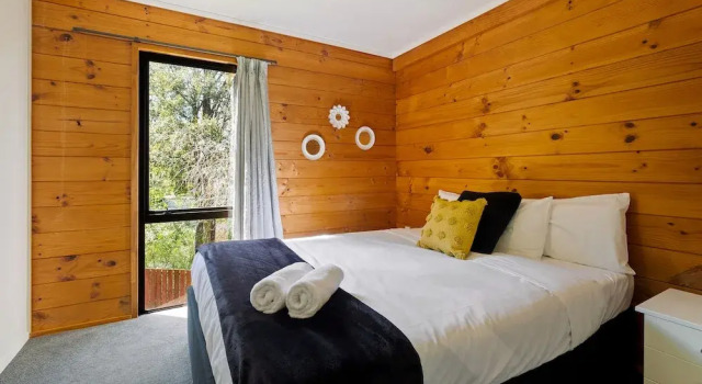 The Lodge   Plush  Quiet   Picturesque, Забронировать Дом для отпуска Ферн-Хилл 