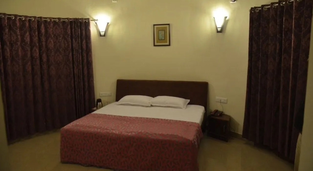 Silver Oak Country Yard Resort, Забронировать Курортный отель Отели штата Раджастхана с бассейном, Бассейн