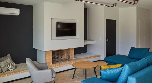 Flyin High Luxury Suite, Забронировать Отель Metókhi 