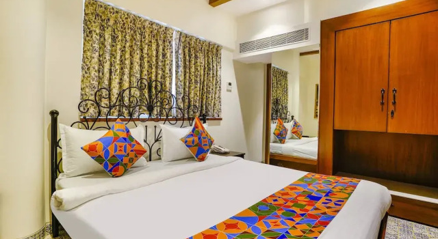 Номер Deluxe FabHotel Supra Homes