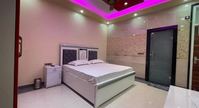 OYO 80695C Hotel Sangam