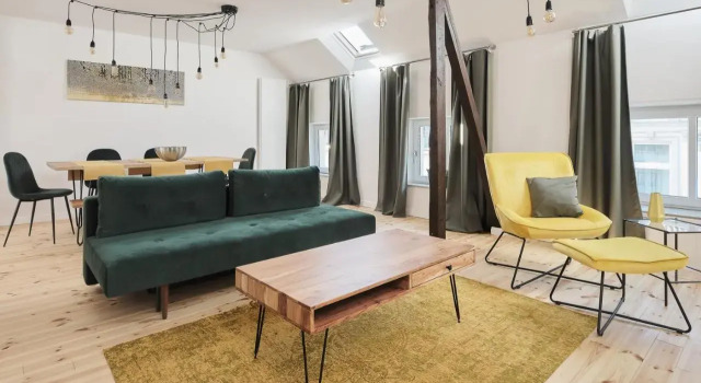 *80 M2 Stylish Apt* Netflix * Kitchen* Nespresso*, Забронировать Отель Вупперталь Северный Рейн-Вестфалия, рядом с Kontakthof