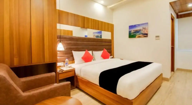 Capital O 62639 Inn The Centre, Rezerwuj Hotel Hotele w Andhra Pradesh z parkingiem, Parking