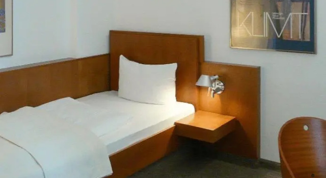 Номер Standard Hotel Carlton Munich