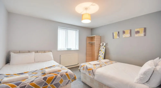 Cosy 2 Bedroom Apartment with Parking, Varaa Huoneisto Asunnot kohteessa Merseyside, Huoneisto