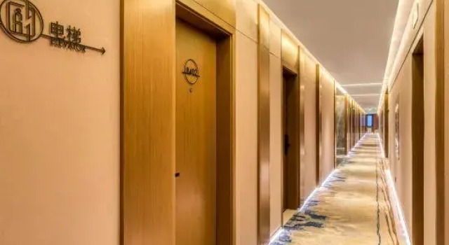 Starway Hotel (Harbin West Railway Station West Square), Varaa Hotelli Harbin Heilongjiang