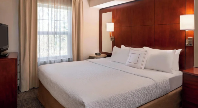 Люкс c 1 комнатой с балконом Residence Inn by Marriott Gravenhurst Muskoka Wharf