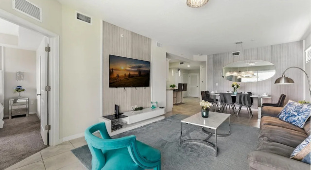 Beautiful Lakeview Retreat Near Disney