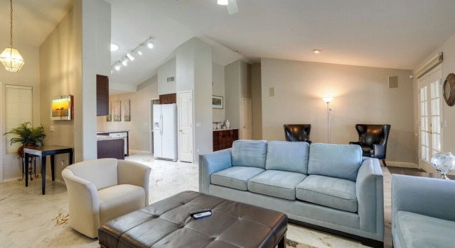 Glendale Vacation Rental w/ Private Pool & Grill!, Забронировать Дом для отпуска Глендейл 