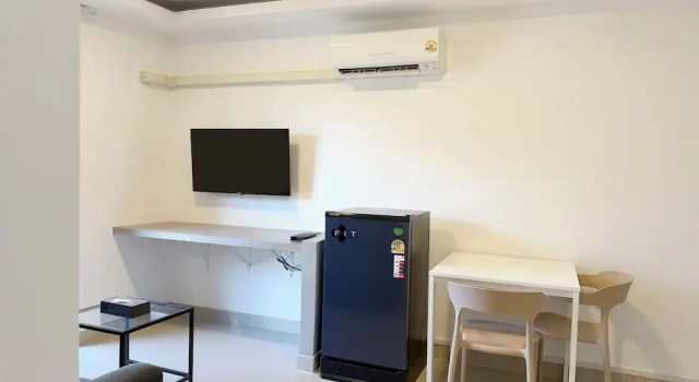 Полулюкс с балконом UTD8 Hotel and Residence