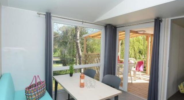 Camping Les Pecheurs, Rezerwuj Pole kempingowe Kempingi i glamping w Owernia, Pole kempingowe