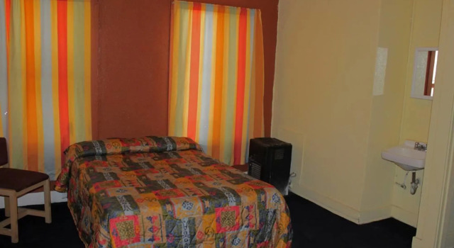 Hotel West Inn Hollywood LA