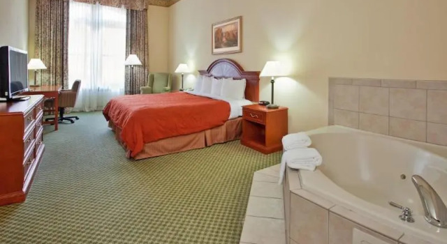 Шестиместный номер Standard Country Inn & Suites by Radisson, St Charles Historic District