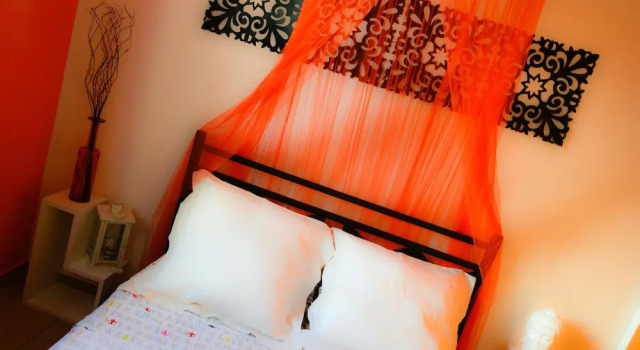 Harmonie Créole B&B, Rezerwuj Bed and Breakfast Hotele w Basse-Terre z parkingiem, Parking