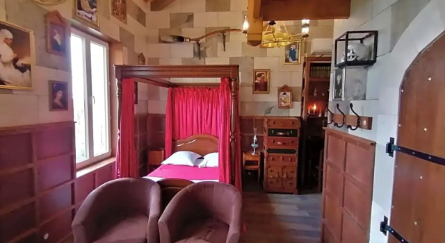 Le Making of Chambres D'hotes Insolites Et Familiales, Rezerwuj Hotel Hotele w Charente-Maritime z parkingiem, Parking