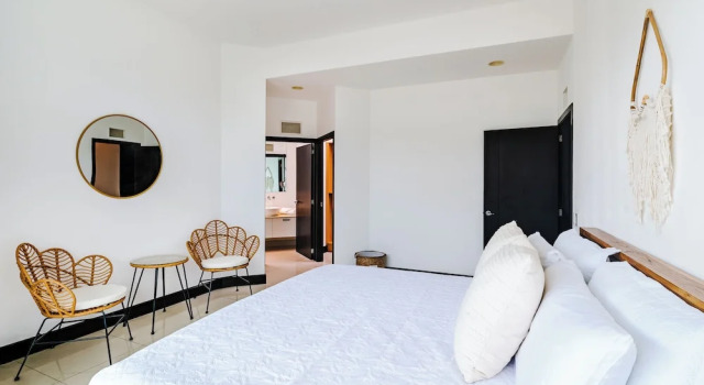 mVillas - Luxury 2Bed 2Bath Condo w Pool