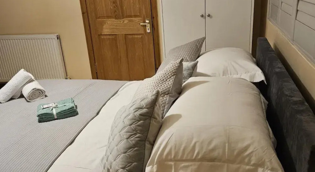 Cockfosters - Apartment - Sleeps 3 - Near Underground, Varaa Huoneisto Asunnot kohteessa Merseyside, Huoneisto