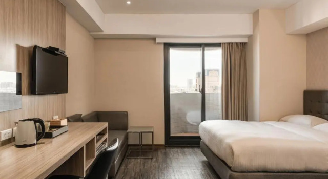 Номер Comfort The Riverside Hotel International