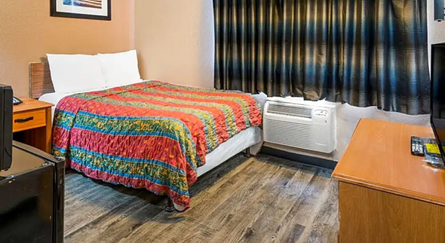 Номер Standard Knights Inn Grand Rapids East Airport