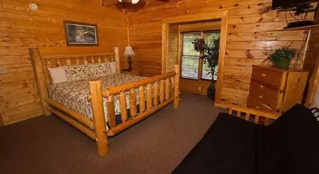 Creekside Lodge by Majestic Mountain Vacations