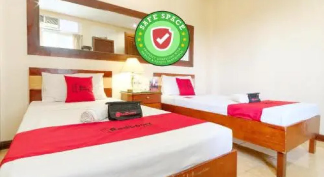 RedDoorz near Camp Montelibano, Rezerwuj Hotel Hotele w Negros Occidental z parkingiem, Parking