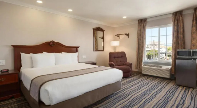 Люкс Days Inn by Wyndham Eureka CA