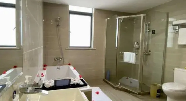 Люкс Deluxe Shanghai Huanghao Hotel