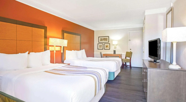 La Quinta Inn Victoria, Book Hotel Victoria Houston