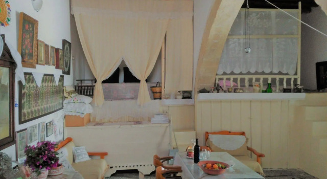 Kamariko Traditional House, Забронировать Отель Отели Афанду с парковкой, Парковка