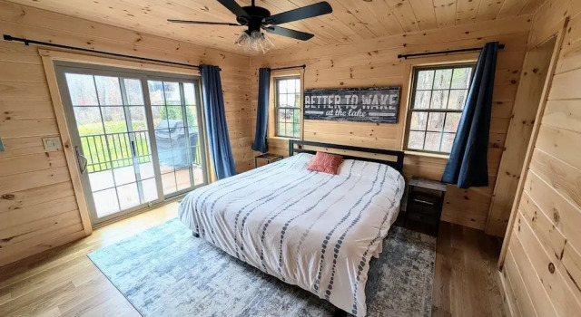 Номер Standard Peaceful Lakefront Cabin In The Catskills 3 Bedroom Cabin