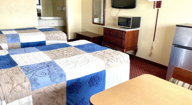Ekonomiczny dwuosobowy pokój Regency Inn