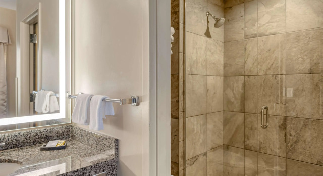 Четырёхместный номер Standard Best Western Plus Kootenai River Inn Casino & Spa