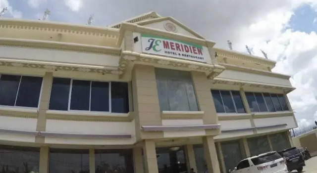 Je Meridien Hotel, Rezerwuj Hotel Hotele w West Papua z parkingiem, Parking
