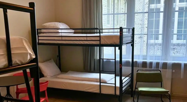 Кровать в общем номере (женский номер) с видом на внутренний двор RYNEK 30 Hostel