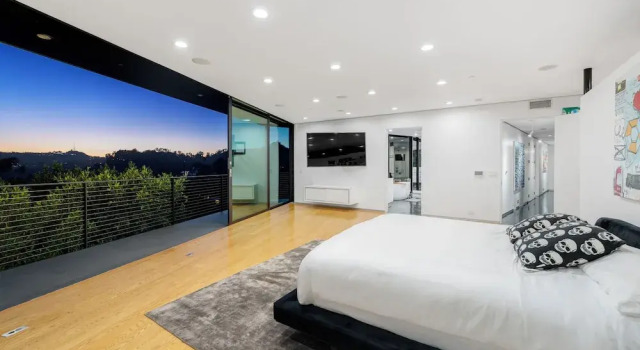 Glass Mansion - Chic Glass Villa in LA Hills With Views, Style & Serenity, Забронировать Вилла Виллы Лос-Анджелеса, рядом с Парк Раньон-Каньон, Вилла