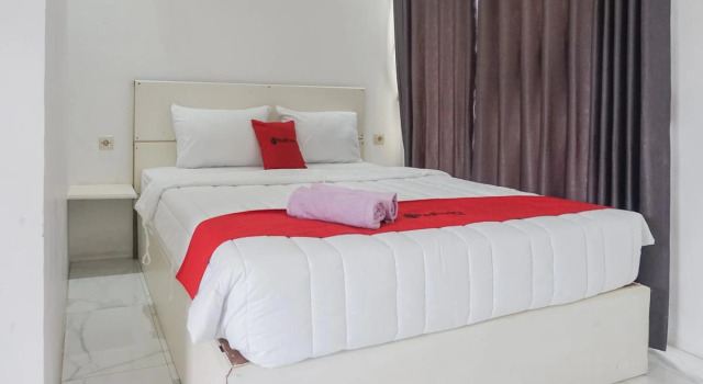 RedDoorz Syariah @ Raya Punten Batu