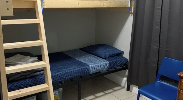Lenny's Southy Hostel, Rezerwuj Hostel Saint Petersburg Pinellas County