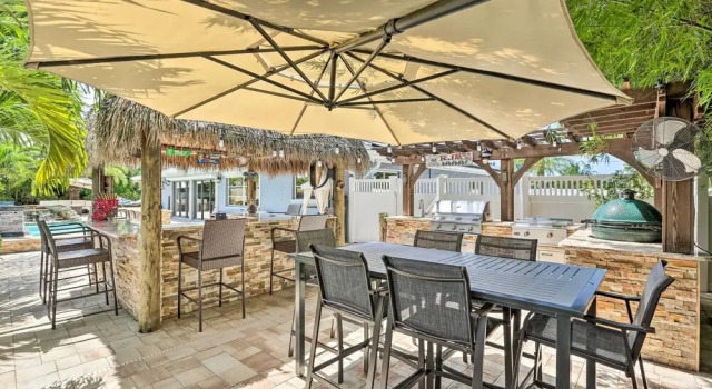 Luxe Cape Coral Escape w/ Pool: 4 Mi to Beach