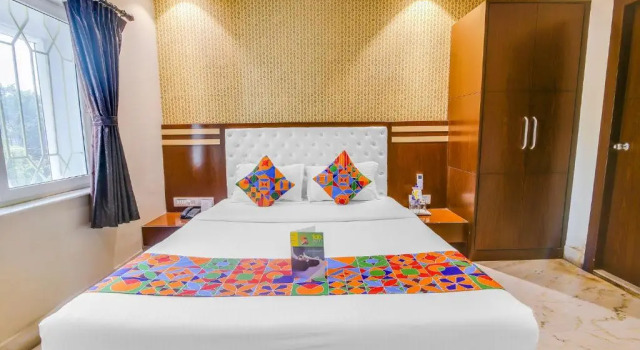 Номер Deluxe FabHotel Luxor - Nr Acropolis Mall