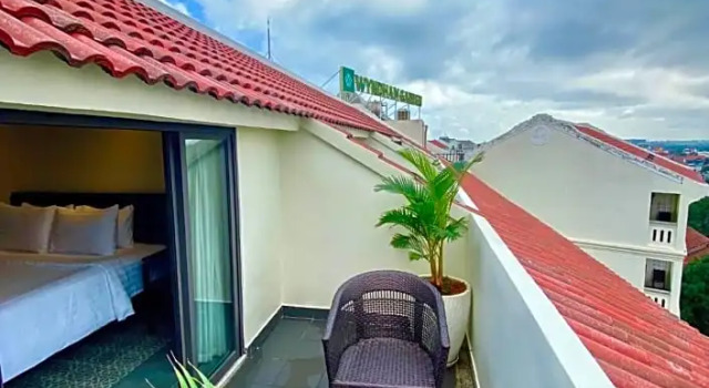 Номер Deluxe с балконом и с видом на реку Wyndham Garden Hoi An Cua Dai Beach