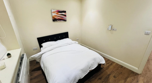 1-bed Apartment in Ealing - 2mins From Station