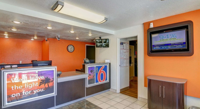 Motel 6 Simi Valley, CA