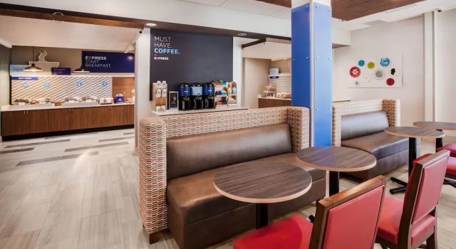 Holiday Inn Express Kermit, Rezervați Hotel Hoteluri în Kermit cu mic dejun, Mic dejun