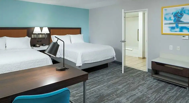 Четырёхместный люкс для некурящих Hearing Accessible Hampton Inn & Suites Panama City Beach-Pier Park Area