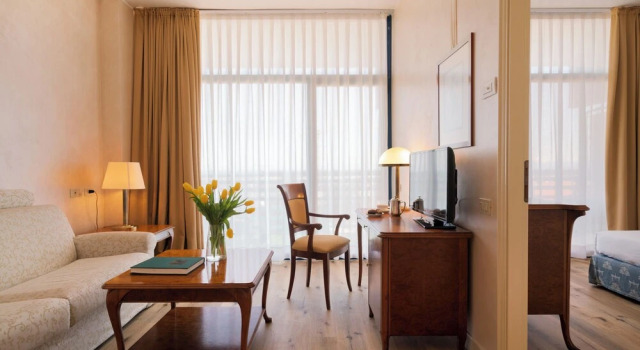 Полулюкс Grand Hotel Astoria