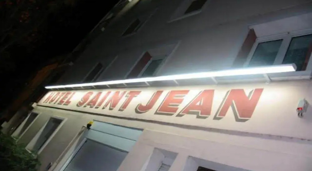 Hôtel Saint Jean, Rezervovat Hotel Hotely v Cher s parkováním, Parkování